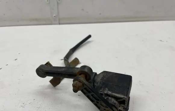 Mercedes-Benz ML W164 Headlight/headlamp level sensor A0105427717