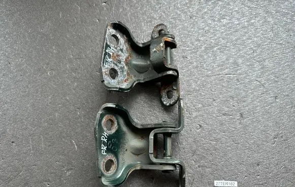 Nissan Terrano Front door interior handle 8240090J10 8240190J10