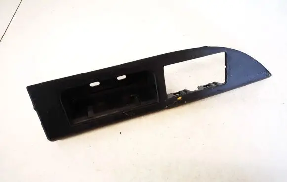 Ford Mondeo Mk III Front door window switch trim 1s7f14b077adw 1s7f-14b077-adw