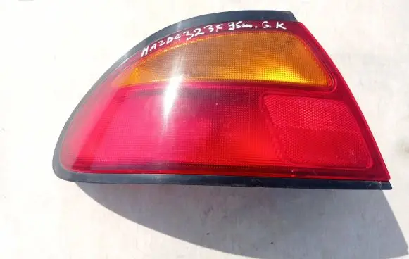 Mazda 323 F Rear/tail lights