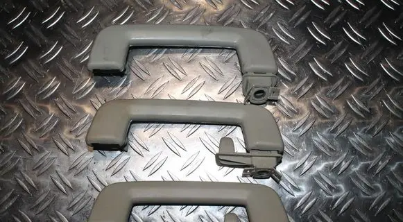 Volvo XC70 A set of handles for the ceiling 13550