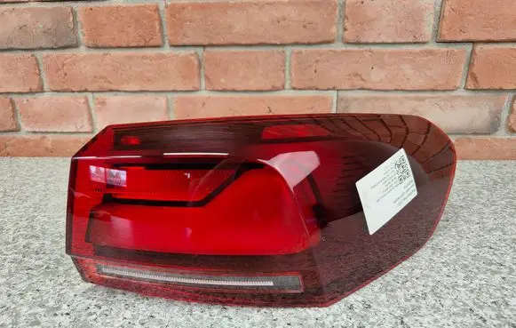 BMW 2 Active Tourer U06 Rear/tail lights 8494358
