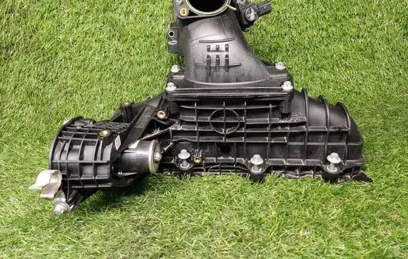 Mercedes-Benz E W212 Intake manifold A6510905737 A0101537228