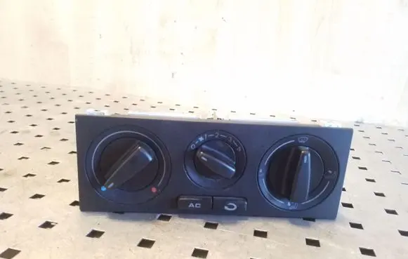 Volkswagen PASSAT B5 Climate control unit 1J0820045G
