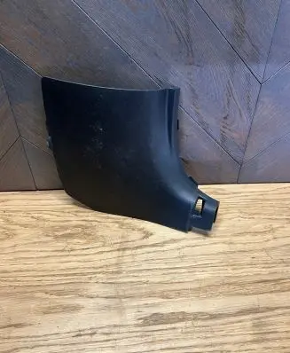 Foot area side trim