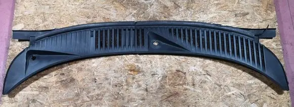 Ford Expedition Wiper trim 8L147802222A