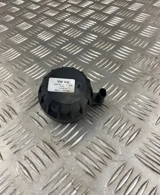 Audi A7 S7 4G Alarm system siren 4H0907601C