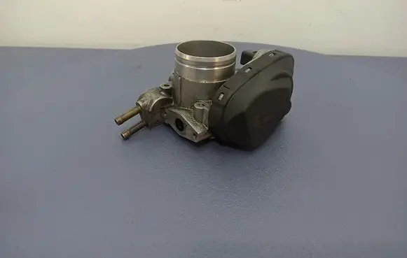 Audi A4 S4 B6 8E 8H Throttle body valve 06B133062D
