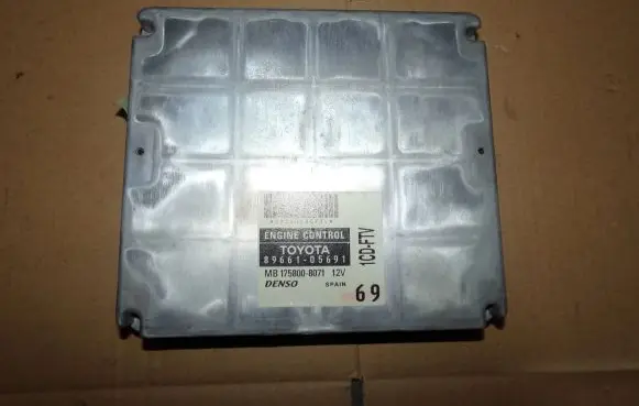 Toyota Avensis T250 Engine control unit/module 8966105691