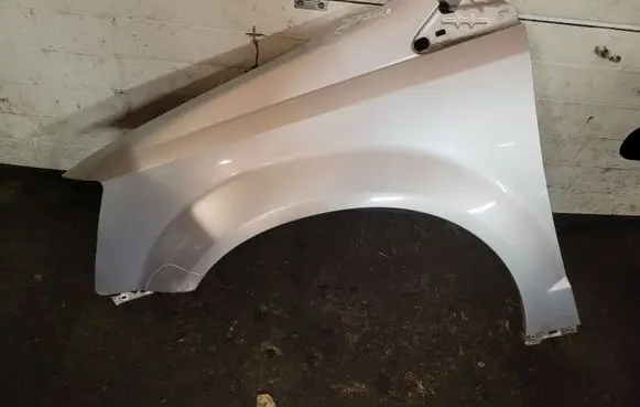 Chrysler Grand Voyager V Fender