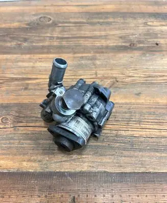 BMW 5 E60 E61 Power steering pump mounting bracket 676095501 6760955