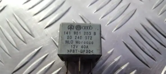 Volkswagen Golf IV Other relay 141951253b 20240072