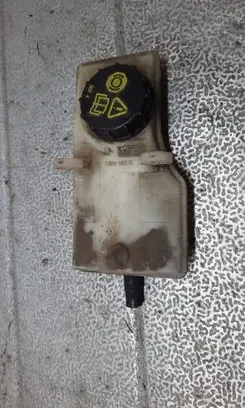 Ford Focus C-MAX Brake fluid reservoir 