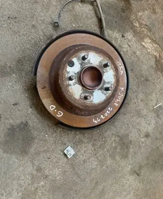 Nissan Juke I F15 Rear wheel hub