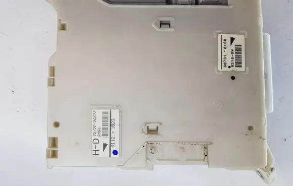 Lexus GS 300 350 430 450H Fuse module 8273030272 61121023 607310166