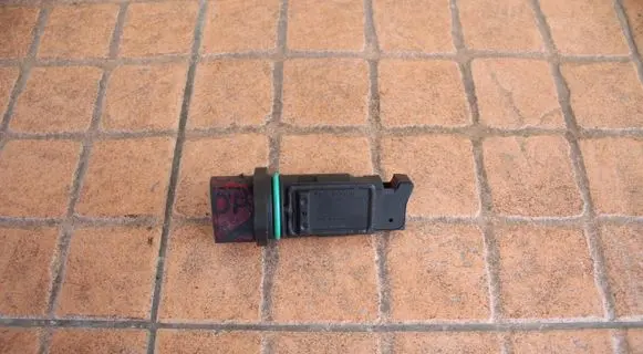 Mercedes-Benz E W210 Mass air flow meter F00C2G2068