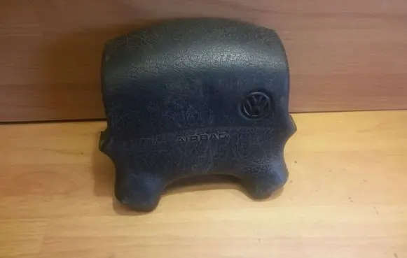 Volkswagen PASSAT B3 Steering wheel airbag 3A0880201