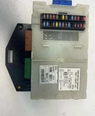 Ford Galaxy Fuse module 7G9T14A073DC 28110779 LTQF01125TP