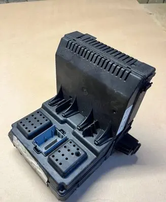 Volvo XC70 Fuse module 30765149 28024622