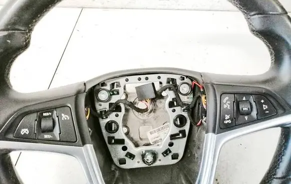Opel Insignia A Steering wheel buttons/switches 