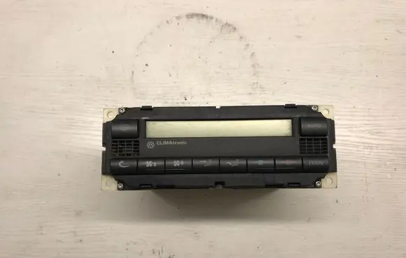 Volkswagen PASSAT B5 Climate control unit 3B1907044A