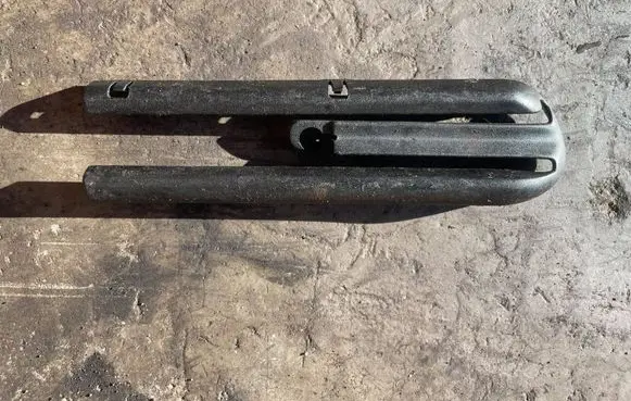 BMW 5 E39 Front driver seat rail 52108207213