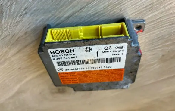 Mercedes-Benz C W203 Airbag control unit/module 2038207385 A2038207385