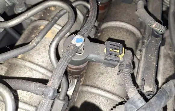 Alfa Romeo 159 Fuel injector 0445110243
