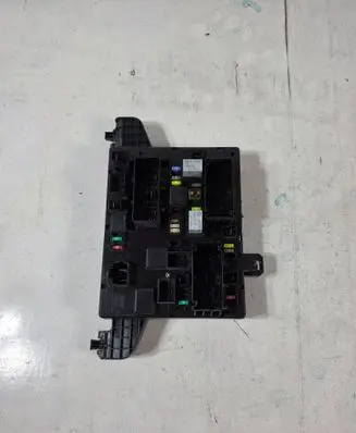 Opel Astra J Fuse module 13368652 365927271 1110139AC