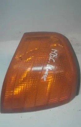 Mercedes-Benz C W202 Front indicator light 0192095 085295