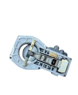 Audi 100 S4 C4 Fuel distributor 0438121049