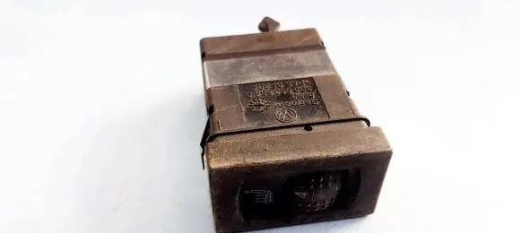 Volkswagen PASSAT B5 Seat heating switch 3B0963564C