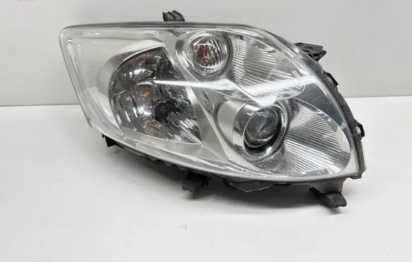 Toyota Auris 150 Headlight/headlamp 8113002470 89902091