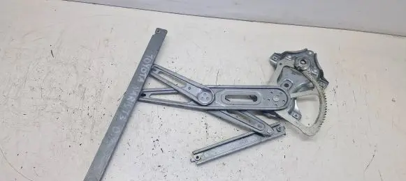 Toyota Yaris Front window lifting mechanism without motor