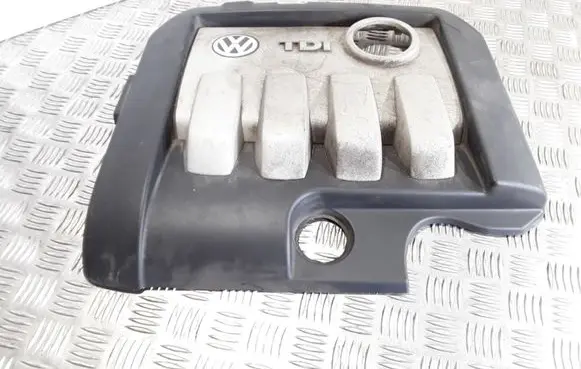 Volkswagen Golf V Engine cover (trim) 03G103925BL