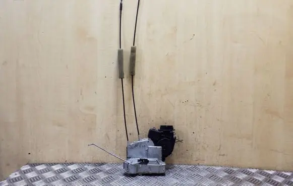 Subaru Legacy Front door lock