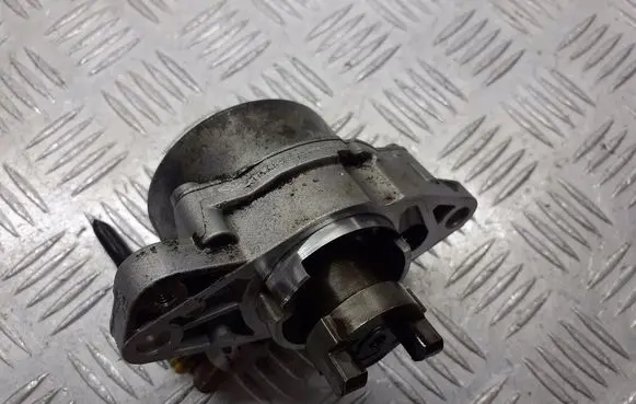 Opel Corsa D Vacuum pump