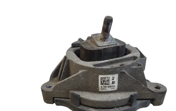 BMW 1 F20 F21 Engine mount bracket 678765804