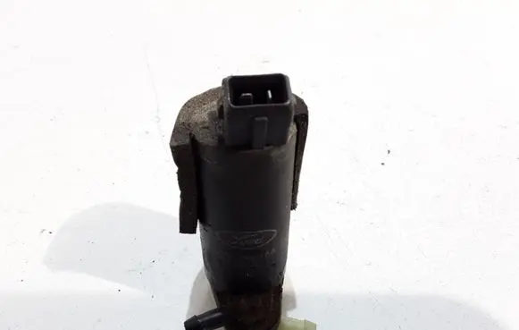 Ford Focus Windscreen/windshield washer pump 93BB17K624BA