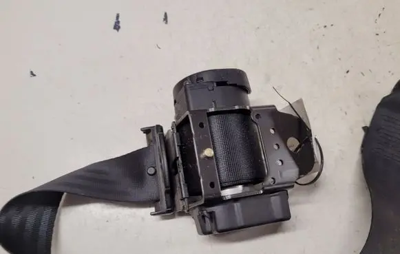 Volvo V50 Middle seatbelt (rear) 6029329R0D