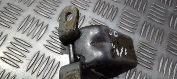 Hyundai Getz Front door upper hinge