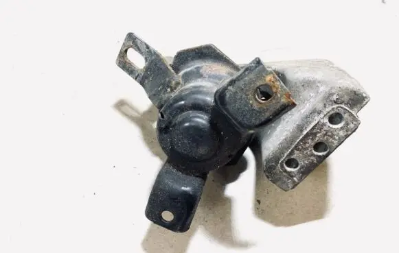 Mitsubishi Outlander Engine mount bracket