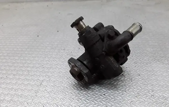 Volkswagen Golf IV Power steering pump 1J0422154