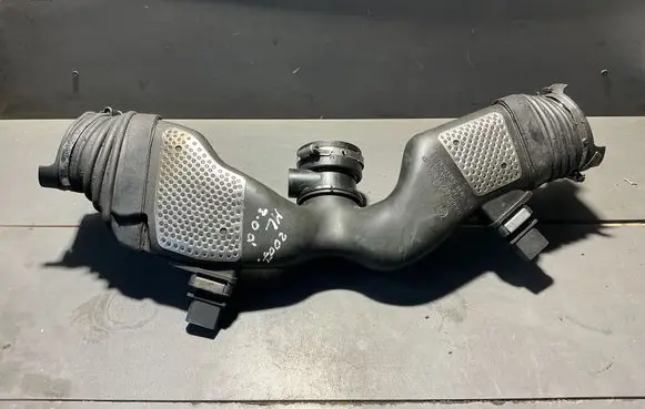 Mercedes-Benz ML W164 Air intake duct part A6420943497 0110183A 4010088A
