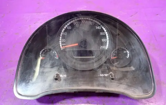 Audi Coupe Speedometer (instrument cluster) 