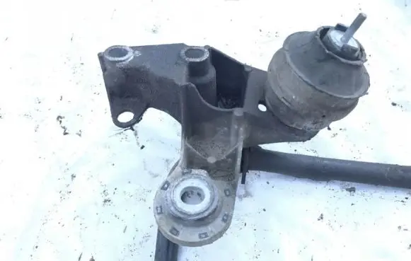Audi A4 S4 B5 8D Engine mount bracket 8d0199351
