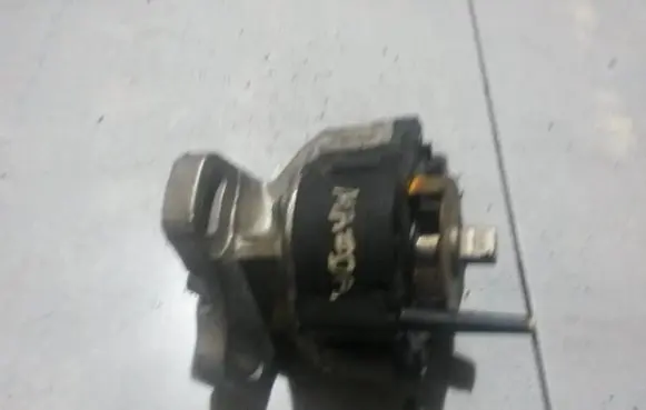Mazda 323 Spark distributor t2t60671