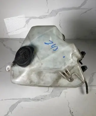 Toyota Prius (XW20) Windshield washer fluid reservoir/tank 060851145