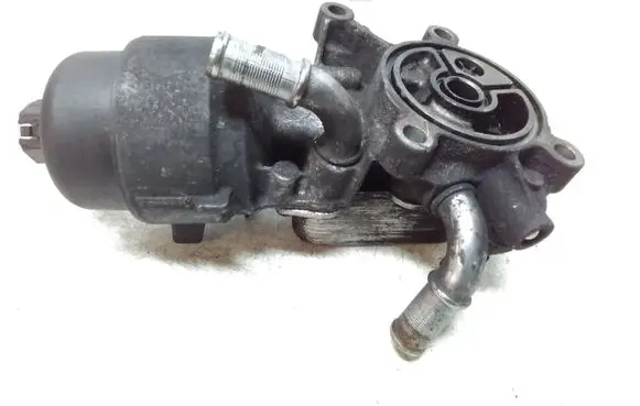 Oil filter mounting bracket