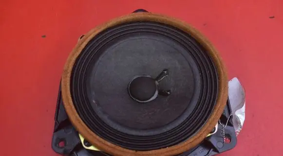 Toyota Prius (NHW20) Subwoofer speaker 86160-0W620